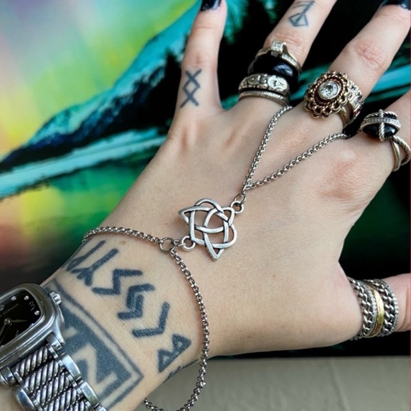 π΄ SALE ! red dot items are 2 for $25 . Bundle more than 3 and its $10 each π - Picture 3 of 13